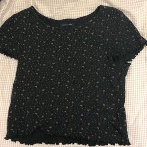 American Eagle crop top flowers black soft and sexy material